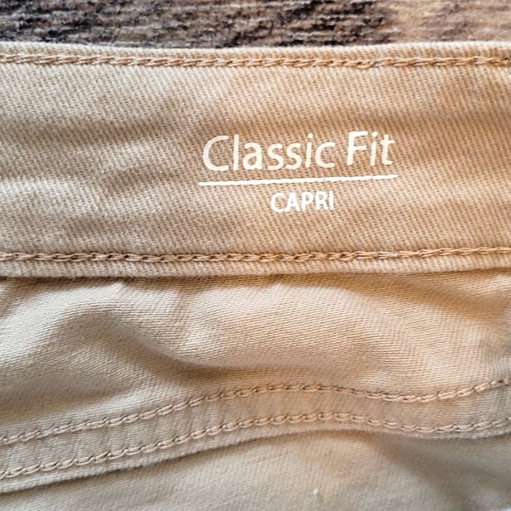 Capris - Picture 3 of 6